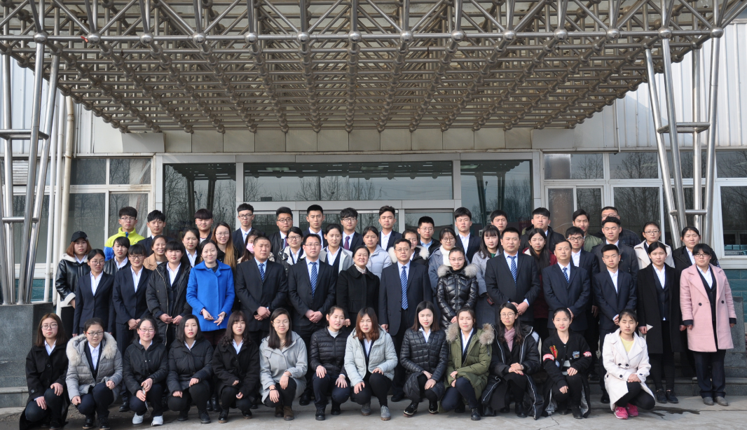 加強校企合作 承擔社會(huì )責任 共創(chuàng  )美好未來(lái)