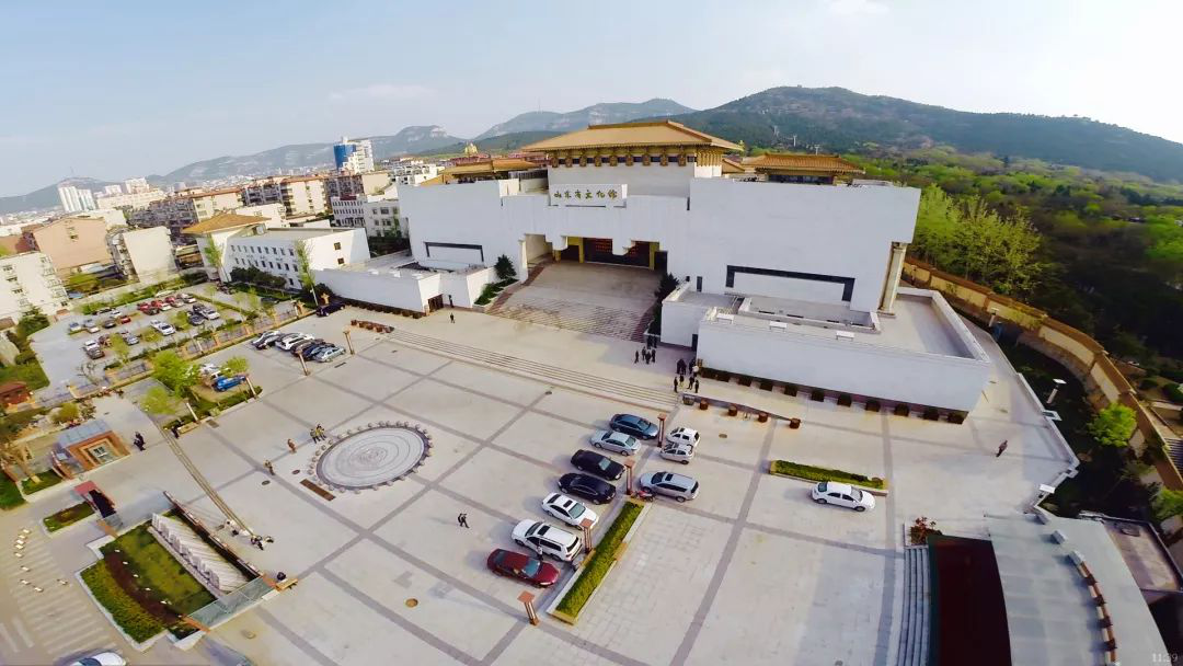 雷鋒班第22任班長(cháng)吳錫有參觀(guān)濟南連心物業(yè)服務(wù)的山東省文化館物業(yè)項目