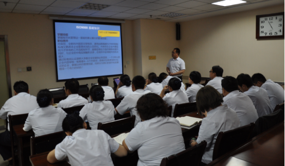 強化標準服務(wù)，提升服務(wù)檔次