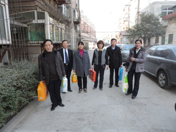 春節送溫暖 關(guān)懷暖人心