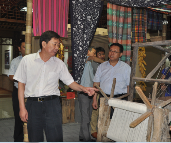 歷下區總工會(huì )領(lǐng)導蒞臨濟南連心物業(yè)有限公司指導工會(huì )工作