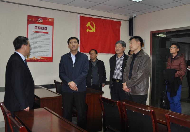 千佛山辦事處黨政領(lǐng)導班子集中到濟南連心物業(yè)調研企業(yè)黨建文化建設工作