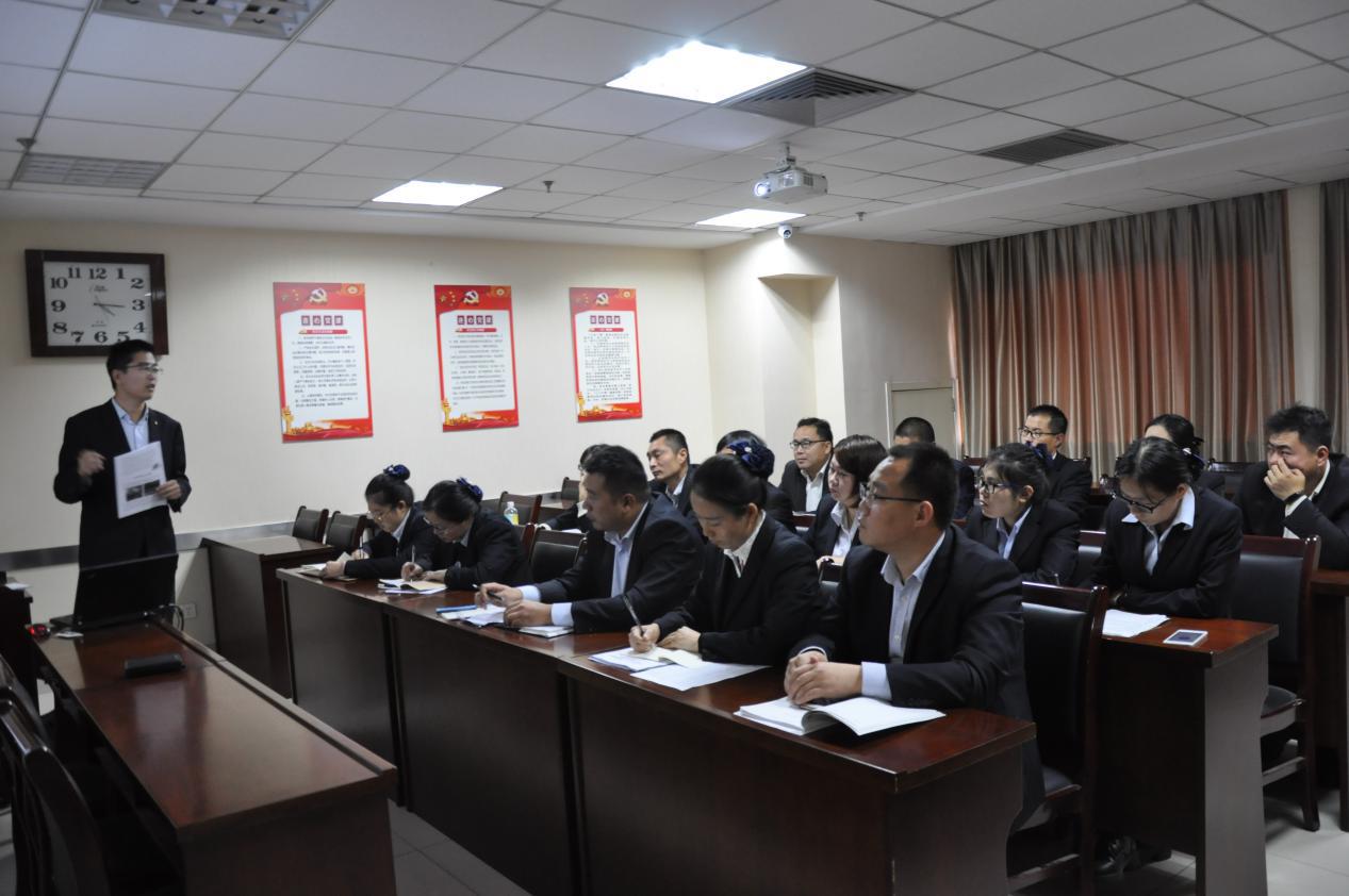 濟南連心物業(yè)有限公司舉行“標準建設年”暨綠化服務(wù)規范培訓