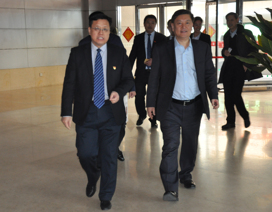 濟南市政協(xié)副主席王伯芝一行到濟南連心物業(yè)有限公司走訪(fǎng)慰問(wèn)