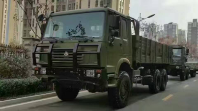 塞拉利昂總統科羅馬一行參觀(guān)中國重型汽車(chē)工程技術(shù)研究中心