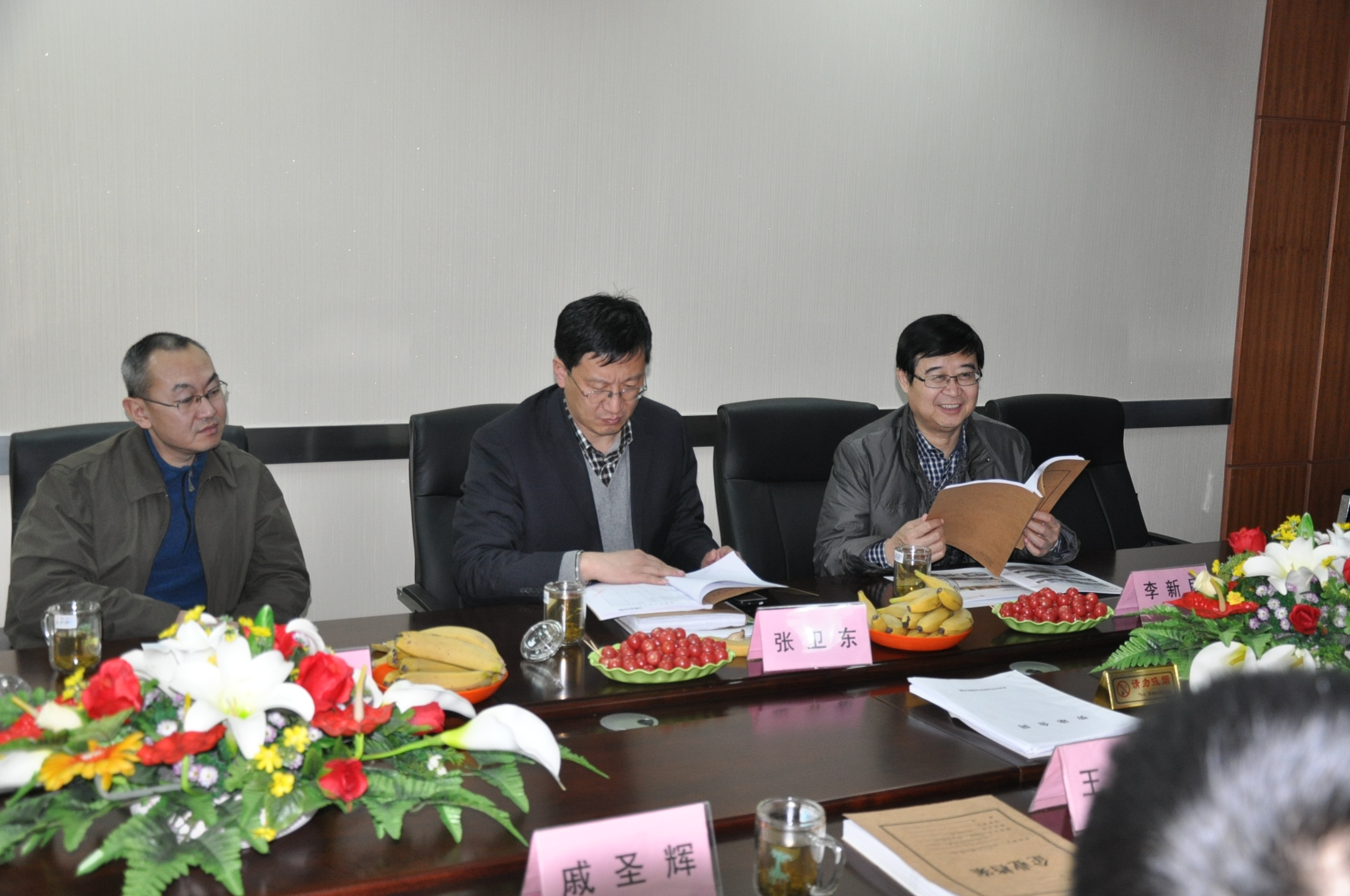 濟南市房管局、物協(xié)領(lǐng)導蒞臨連心物業(yè)指導工作