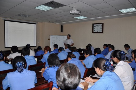 了解班組長(cháng)心聲 提高班組管理水平——記連心物業(yè)第三季度班組長(cháng)培訓