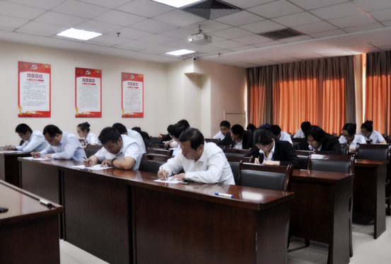 濟南連心物業(yè)有限公司舉行2018年上半年管理人員規章制度考試