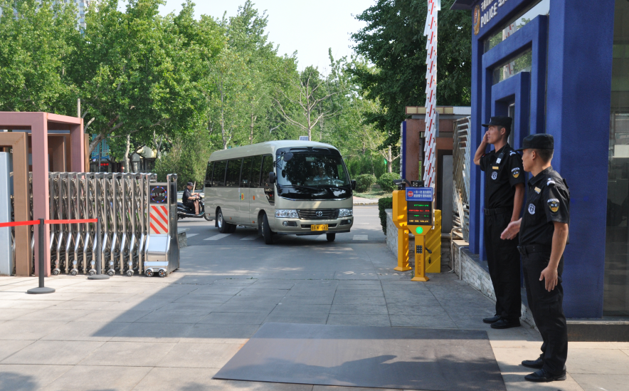 密克羅尼亞聯(lián)邦科斯雷州州長(cháng)卡森·西格拉一行蒞臨連心物業(yè)服務(wù)的山東省文化館項目進(jìn)行參觀(guān)考察