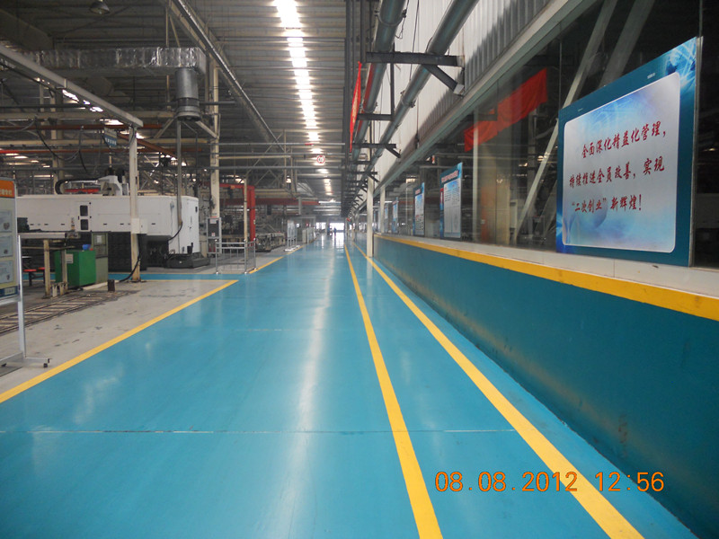 干凈整潔的車(chē)間綠色通道