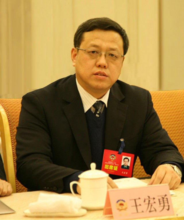 選擇“連心”就是選擇放心——記濟南市政協(xié)委員，濟南連心物業(yè)有限公司黨支部書(shū)記、董事長(cháng)王宏勇